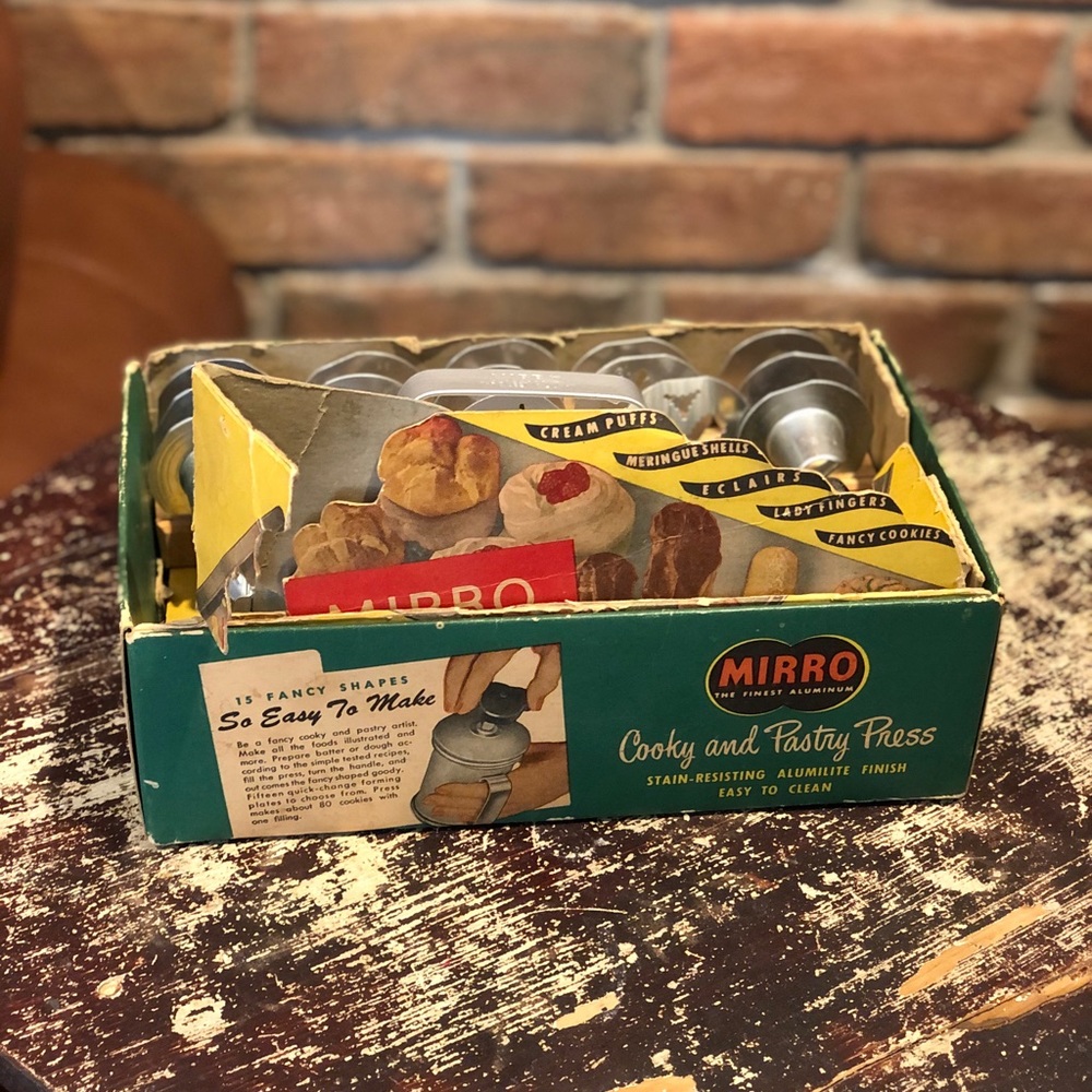Vintage Mirro Brand ‘Cooky and Pastry press’ 🥮